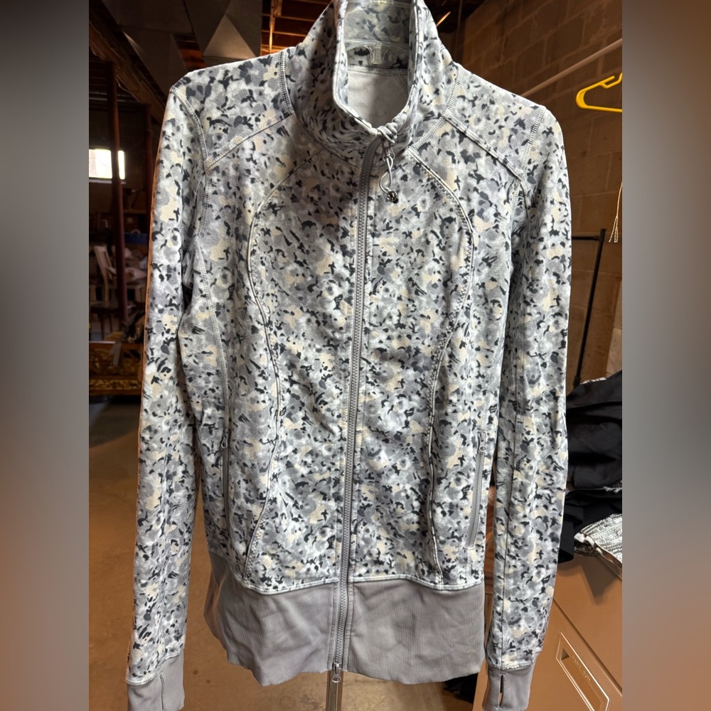 lululemon athletica Women's Black and White Patterned Bomber Jacket